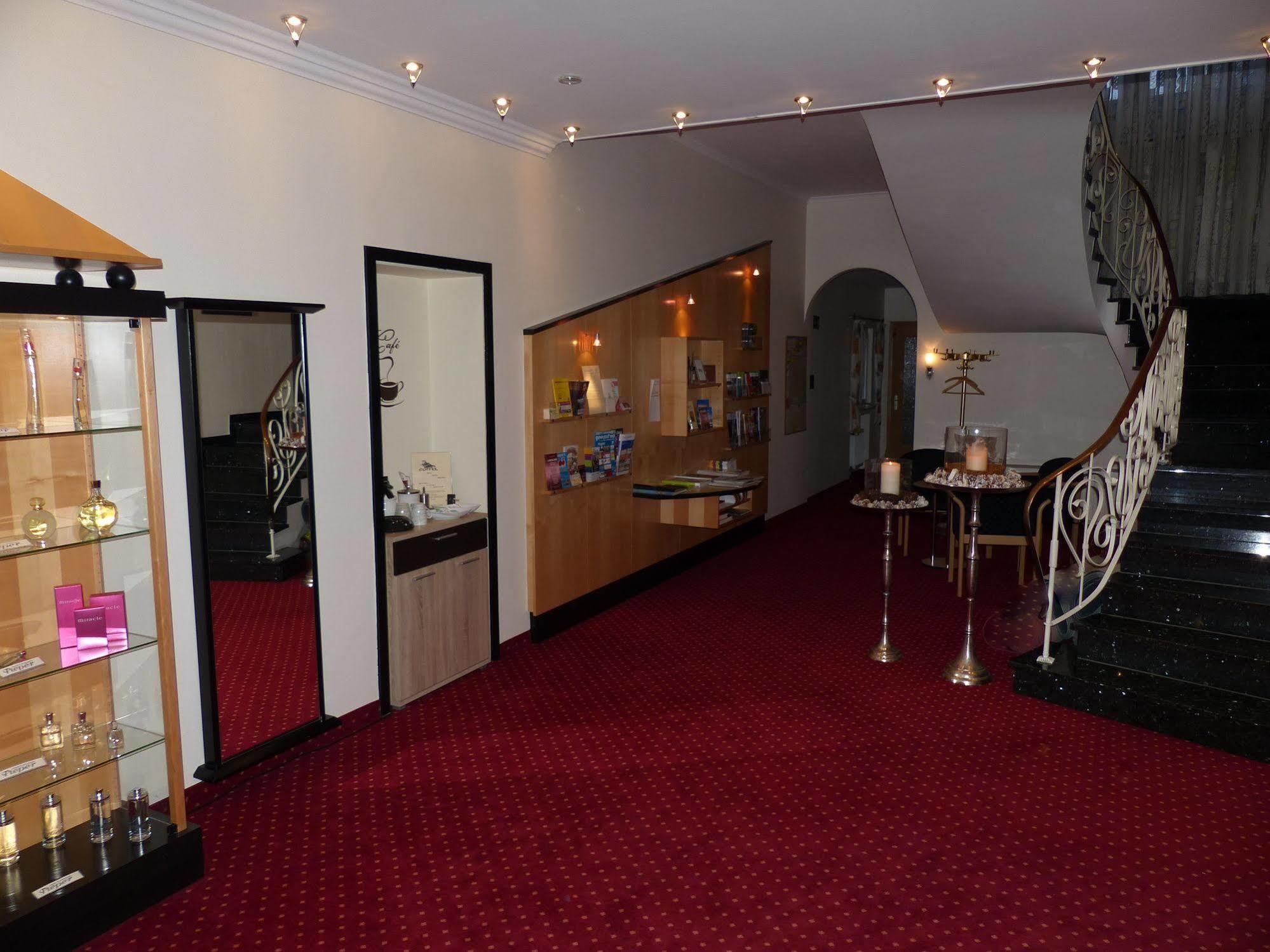 City Hotel By Celina Hagen  Kültér fotó